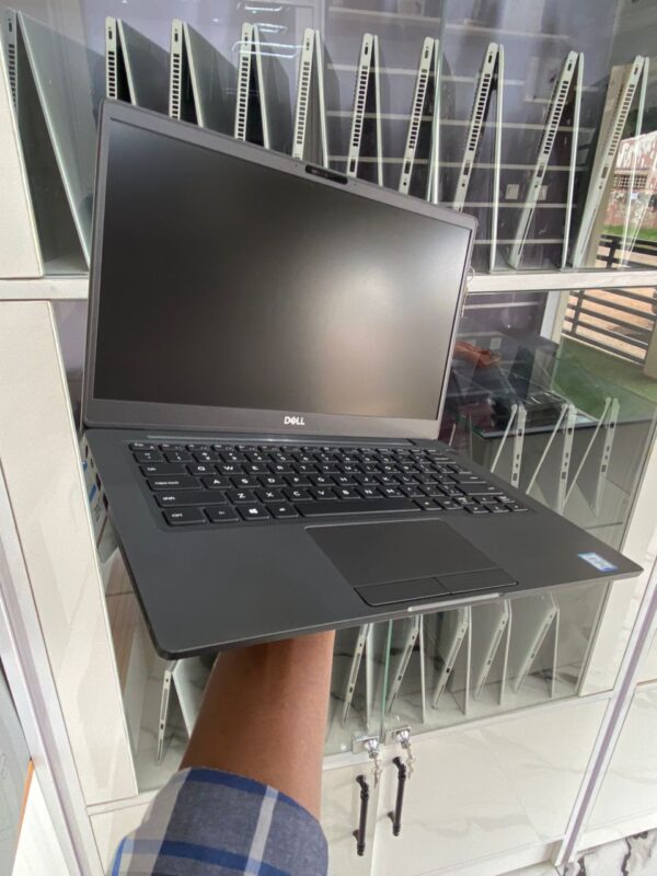 Dell Latitude 7300