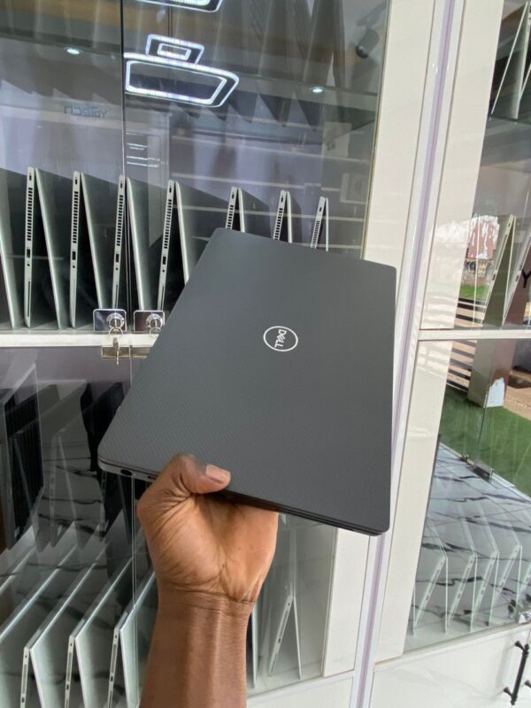 Dell Latitude 7300