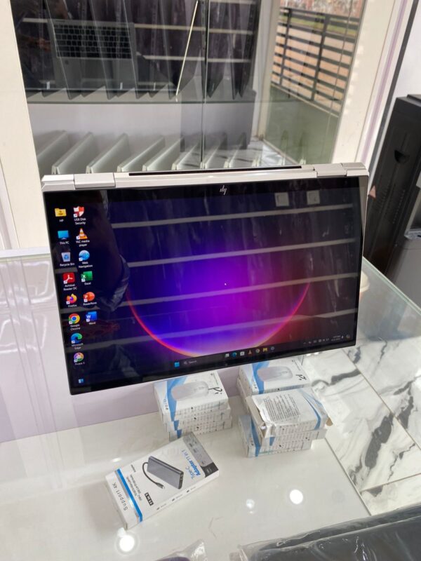 HP EliteBook x360 1040 G8