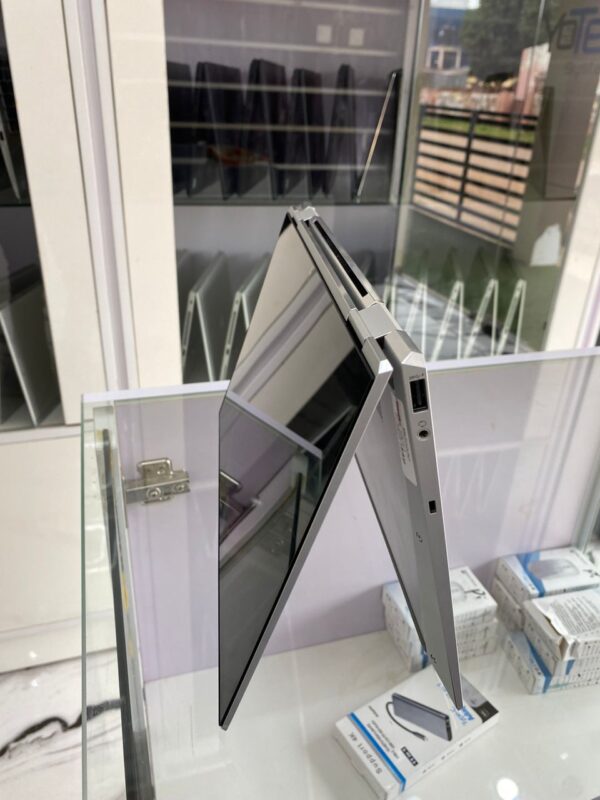HP EliteBook x360 1040 G8